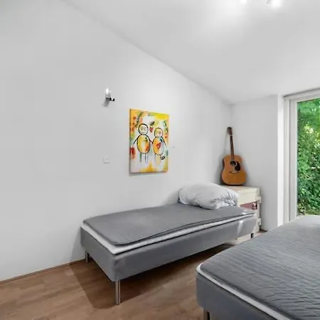 Spacious Luxury - Two Bedrooms アパート *