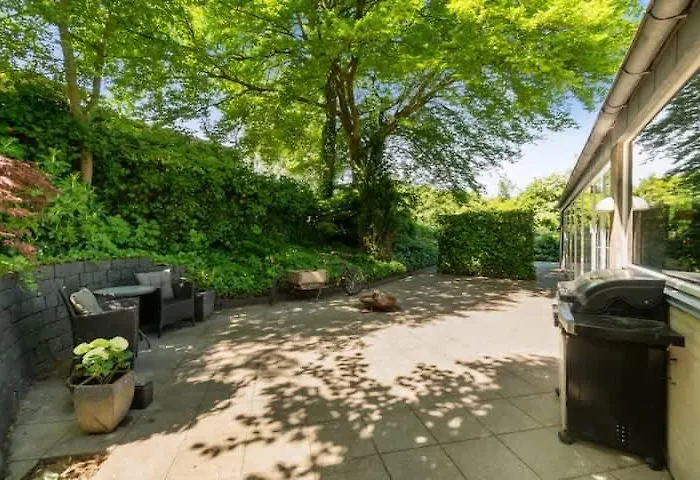 Spacious Luxury - Two Bedrooms Apartment *